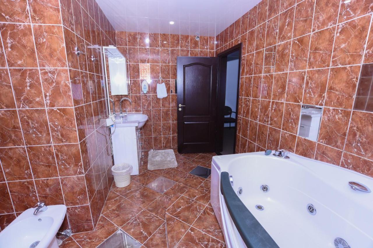 פוליאנה Hotel Continent מראה חיצוני תמונה