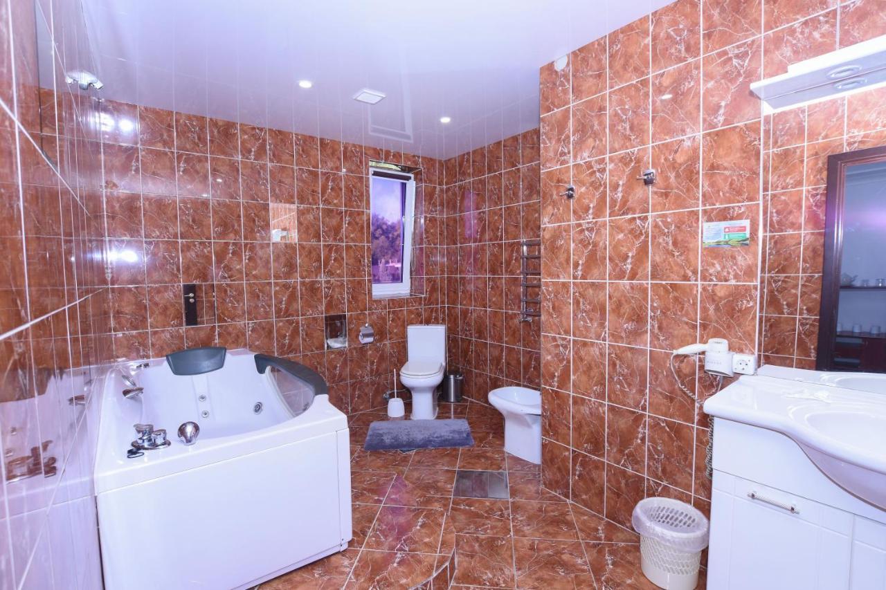 פוליאנה Hotel Continent מראה חיצוני תמונה